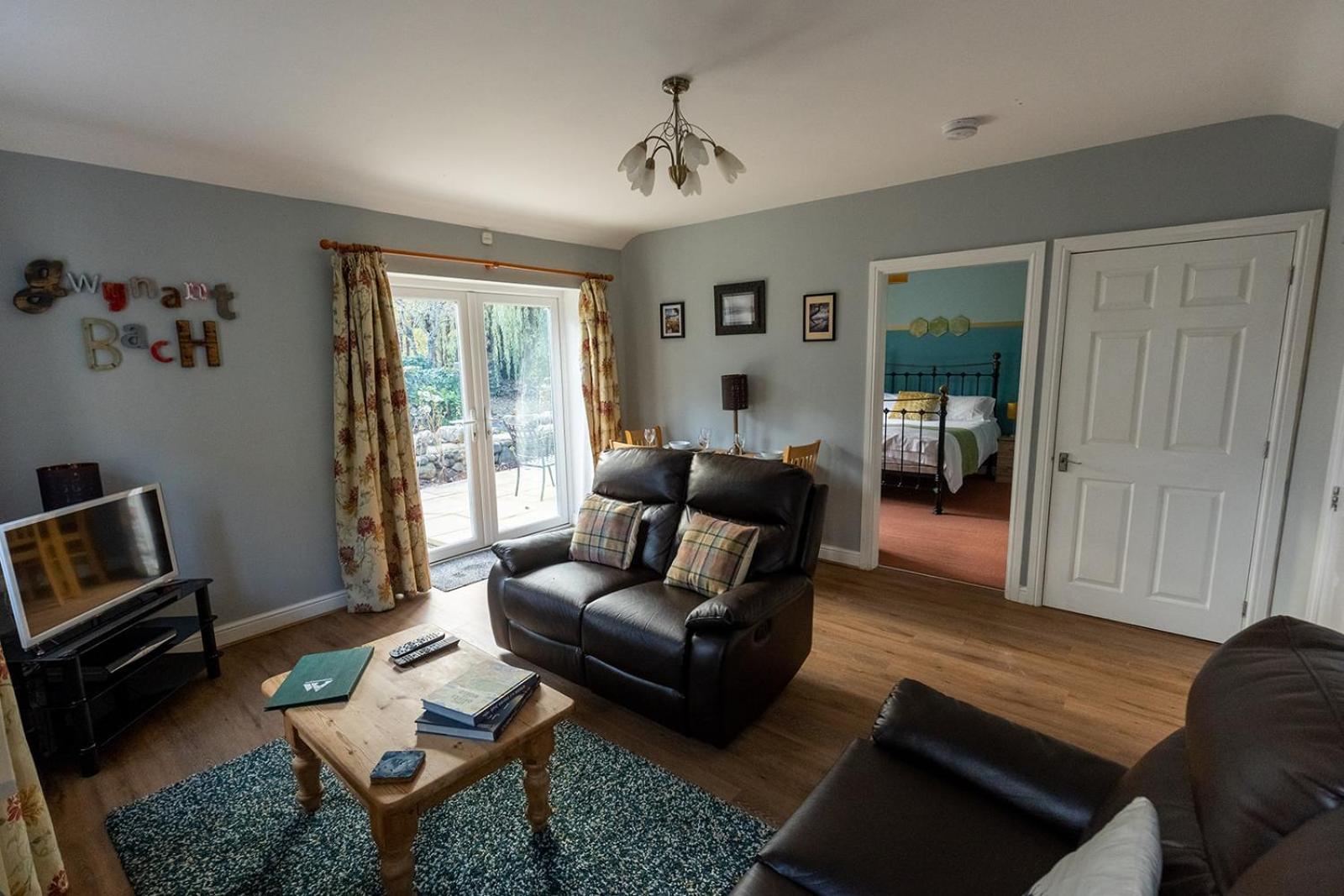 Gwynant Bach - Cosy 2 Bed Bungalow Cottage In Snowdonia National Park, Conwy, North Wales Exterior foto